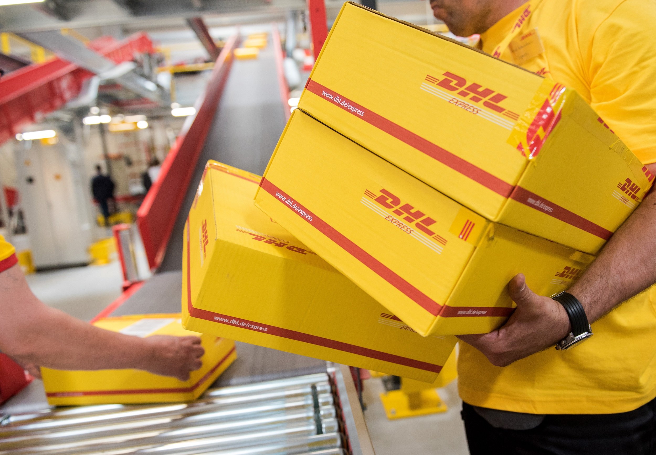 Работники склада DHL - Agenția Muncii